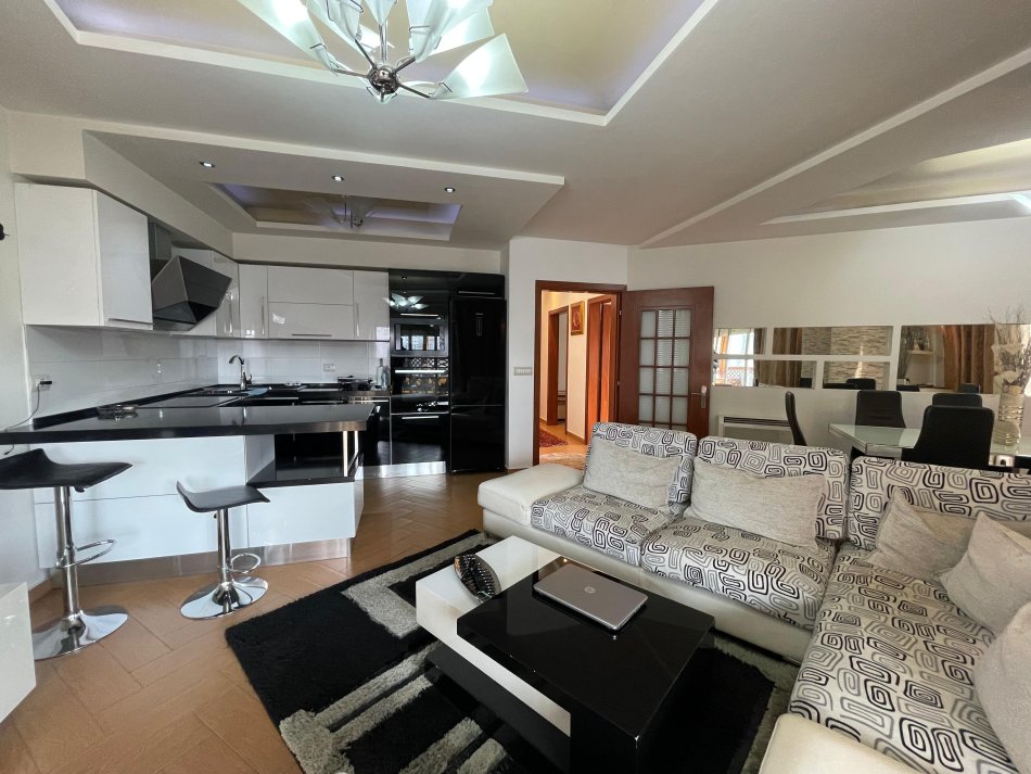 Tirane, jepet me qera apartament 2+1+Ballkon Kati 2, 110 m² 730 € (DON BOSKO)