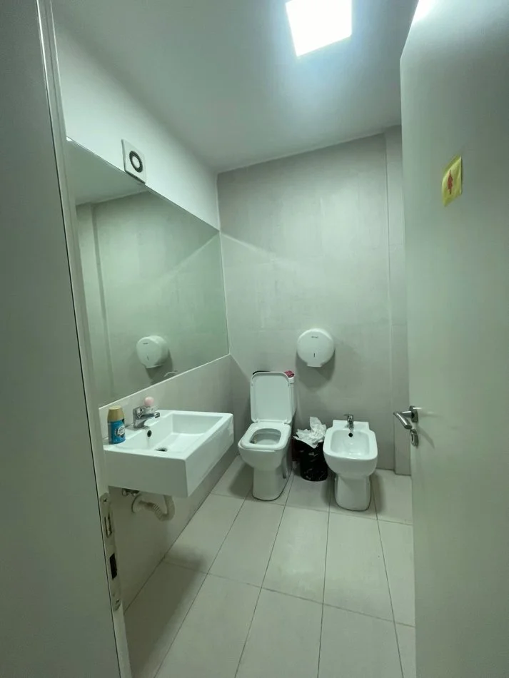 Tirane, shitet apartament 3+1 Kati 2, 190 m² 470.000 € (BLLOKU)