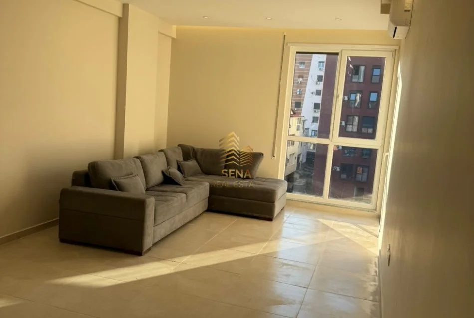 Tirane, jepet me qera apartament 1+1 Kati 3, 65 m² 500 € (Rruga 5 Maji)