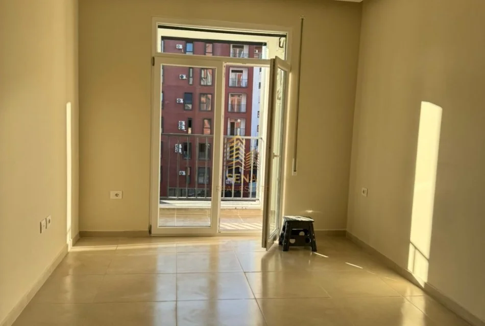 Tirane, jepet me qera apartament 1+1 Kati 3, 65 m² 500 € (Rruga 5 Maji)