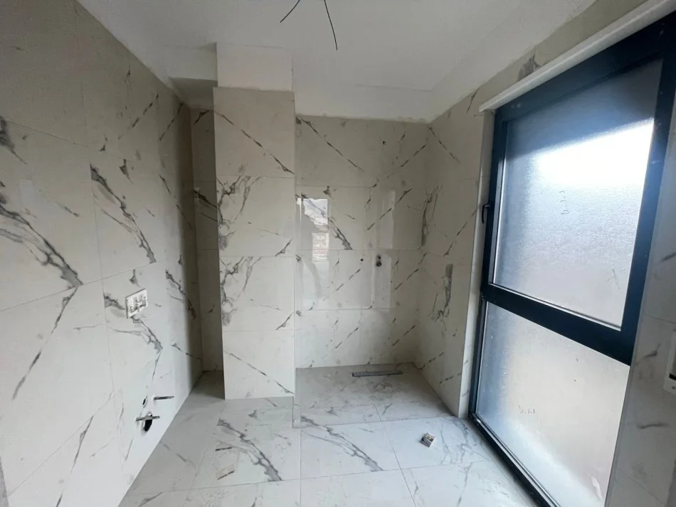 Tirane, shitet apartament 1+1 Kati 4, 126 m² 214.000 € (Rruga Ish Fusha Aviacionit)