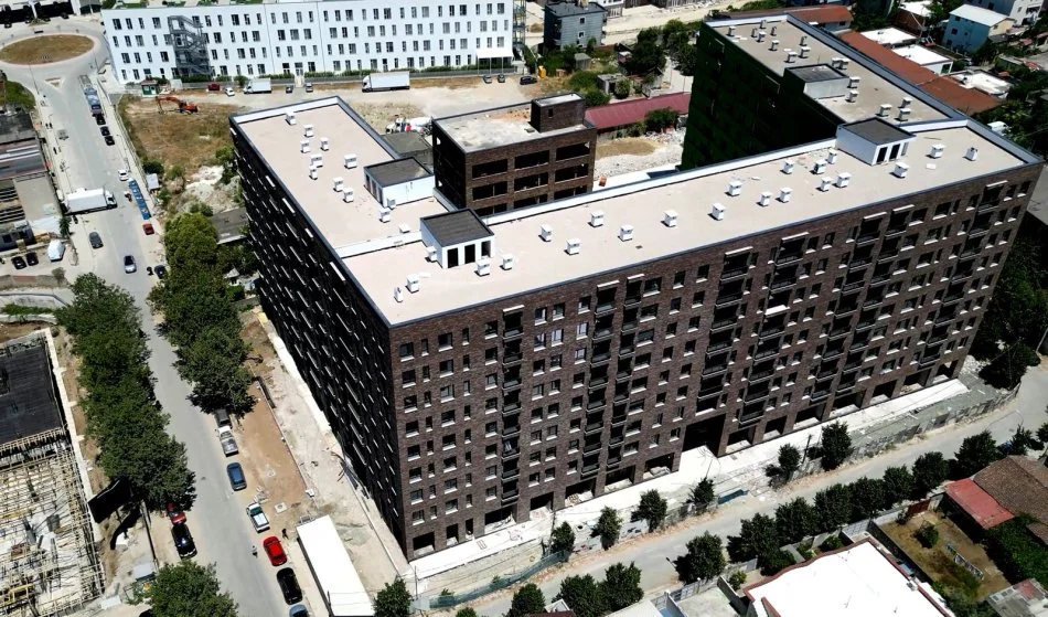 Tirane, shitet apartament 2+1+Ballkon , 121 m² 181.359 € (Arb&Trans, 5 Maji)