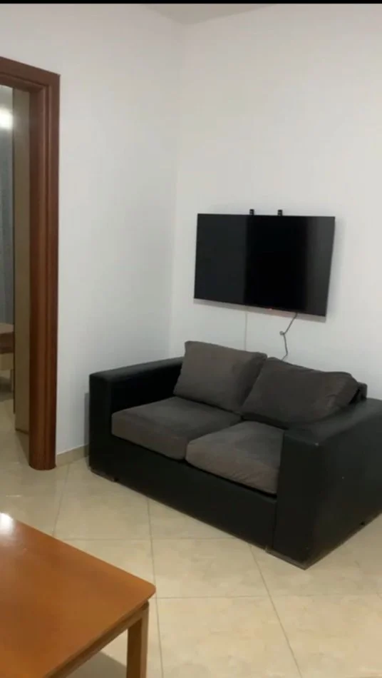 JEPET APARTAMENT 1+1 ME QERA NE DON BOSKO  , 450 €uro