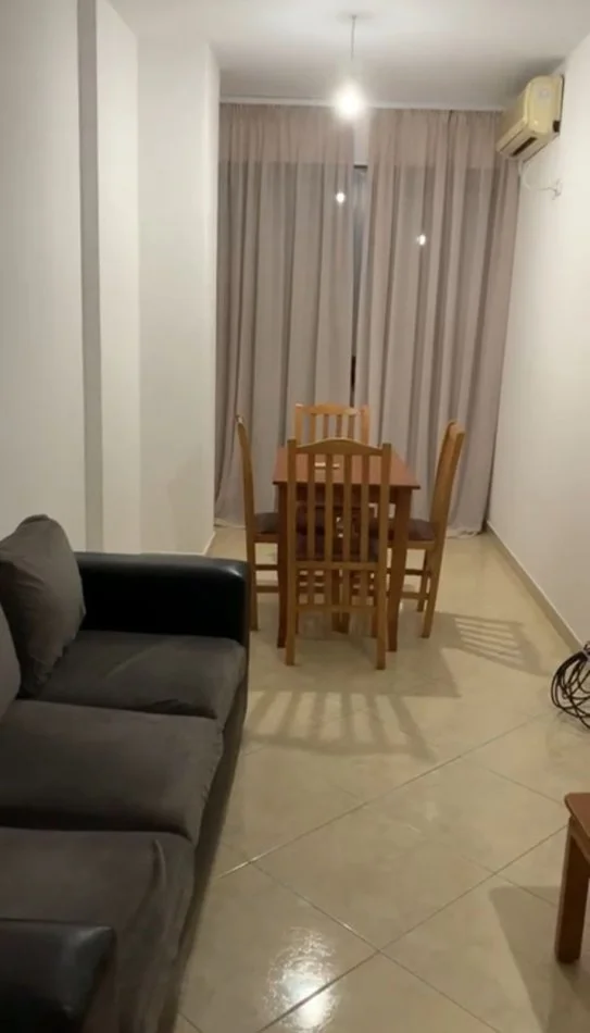 JEPET APARTAMENT 1+1 ME QERA NE DON BOSKO  , 450 €uro