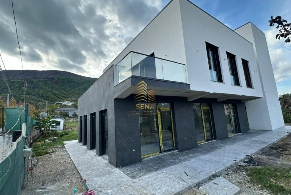 Tirane, jepet me qera ambjent biznesi , 360 m² 3.000 € (Berzhite)