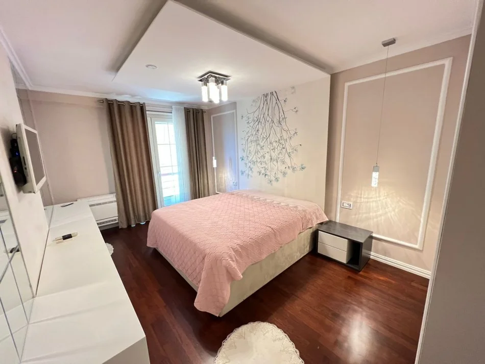 Tirane, shitet apartament 2+1 Kati 3, 108 m² 300.000 € 