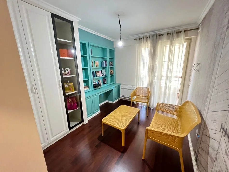 Tirane, shitet apartament 2+1 Kati 3, 108 m² 300.000 € 