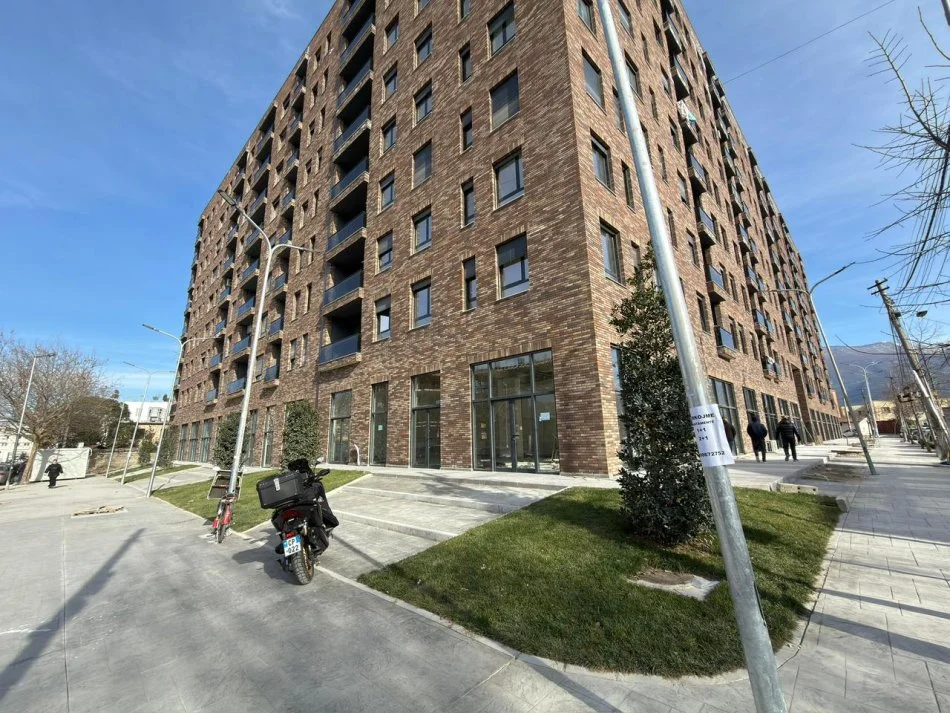 Tirane, shitet apartament 3+1+Ballkon Kati 5, 121 m²