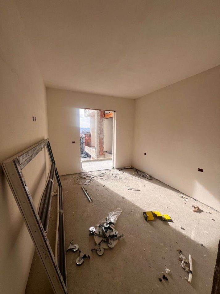 Tirane, shitet apartament 2+1 Kati 3, 102 m² 107.800 € (Paskuqan)