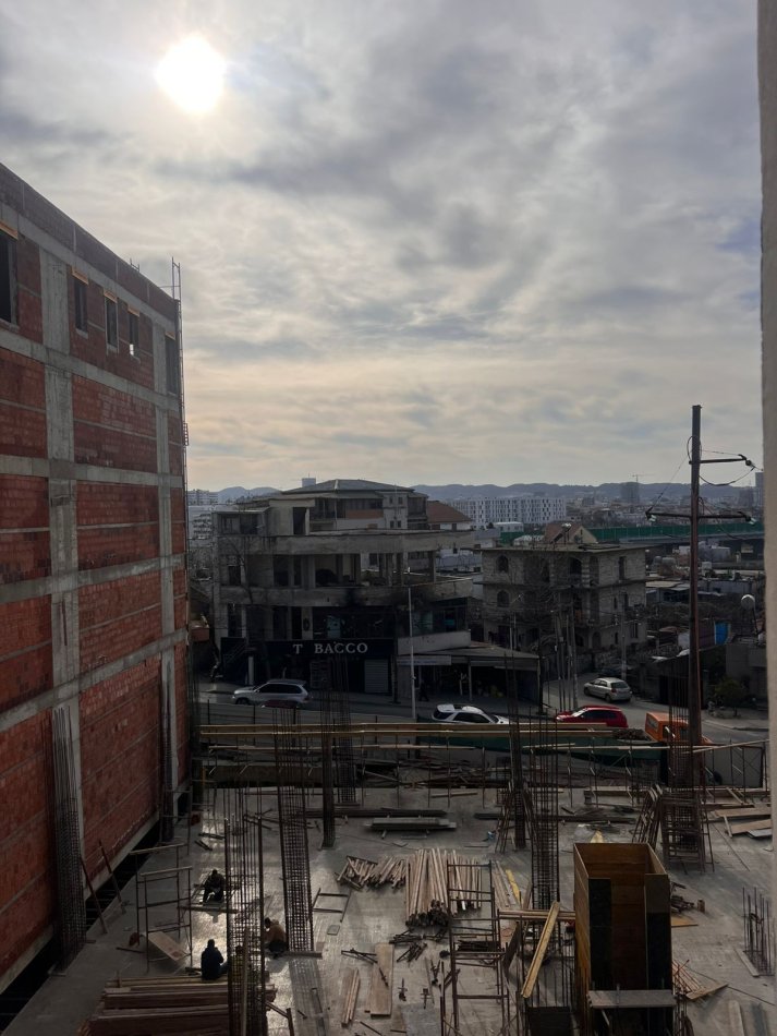 Tirane, shitet apartament 2+1 Kati 3, 102 m² 107.800 € (Paskuqan)