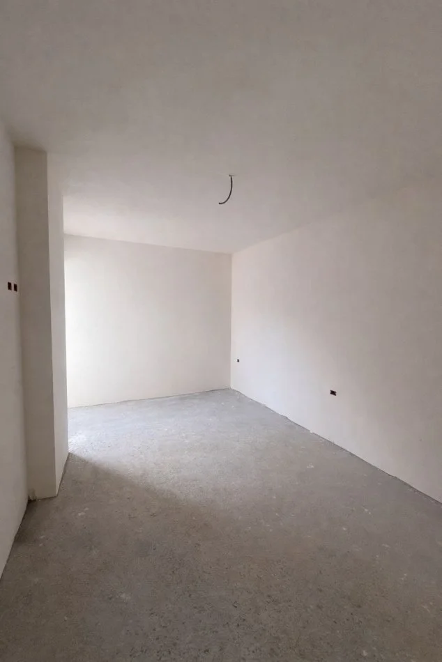 Tirane, shitet apartament 2+1+Ballkon Kati 3, 103 m² (Paskuqan)