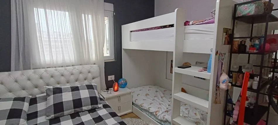 Tirane, shes apartament 2+1 Kati 5, 76 m² 158.000 € (Gjimnazi Partizani)