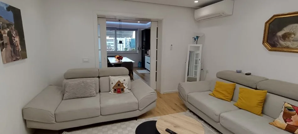 Tirane, shes apartament 2+1 Kati 5, 76 m² 158.000 € (Gjimnazi Partizani)