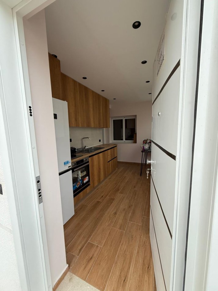 Vlore, jepet me qera apartament 1+1 Kati 1, 60 m² 370 € (prane shkolles 9vjecare ismail qemali vlore)