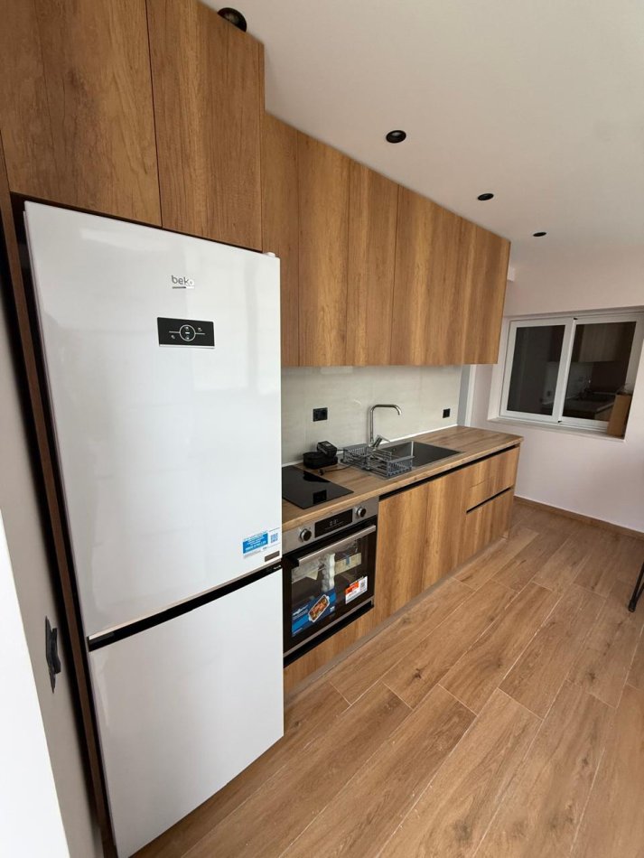 Vlore, jepet me qera apartament 1+1 Kati 1, 60 m² 370 € (prane shkolles 9vjecare ismail qemali vlore)