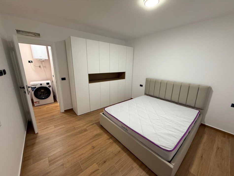 Vlore, jepet me qera apartament 1+1 Kati 1, 60 m² 370 € (prane shkolles 9vjecare ismail qemali vlore)