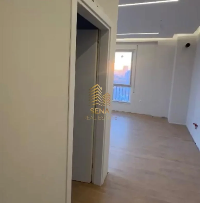Tirane, jepet me qera apartament 1+1 Kati 4, 70 m² 500 € (Rruga 5 Maji)