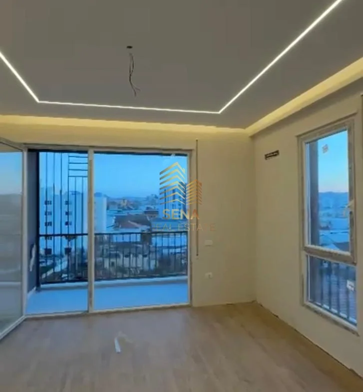 Tirane, jepet me qera apartament 1+1 Kati 4, 70 m² 500 € (Rruga 5 Maji)