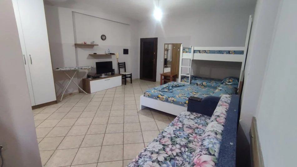 Vlore, shitet apartament 1+1 Kati 3, 50 m² 98.000 € (Rruga Lungomare)