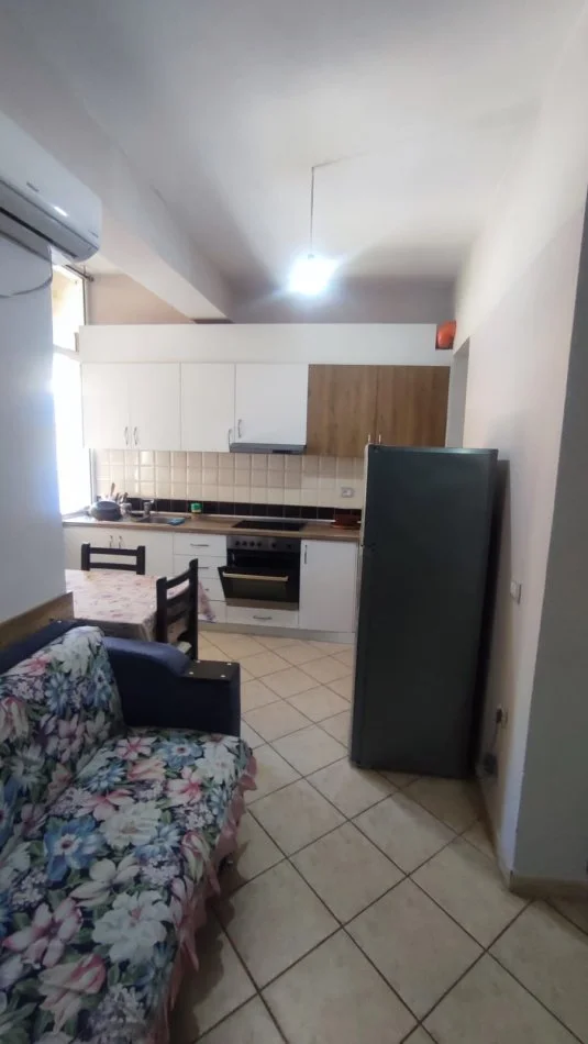 Vlore, shitet apartament 1+1 Kati 3, 50 m² 98.000 € (Rruga Lungomare)