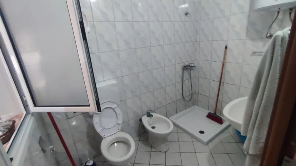 Vlore, shitet apartament 1+1 Kati 3, 50 m² 98.000 € (Rruga Lungomare)