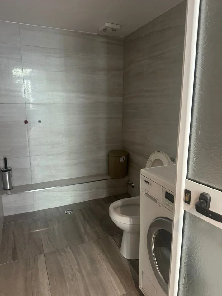 Tirane, shitet apartament duplex 1+1 , 119 m² 155.000 € (TIRANE MEZEZ)