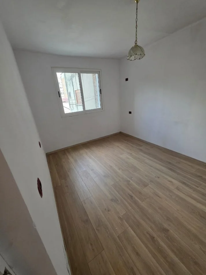Durres, shitet apartament 2+1 Kati 2, 85 m² 115.000 € (Kushtrimi i Lirisë)