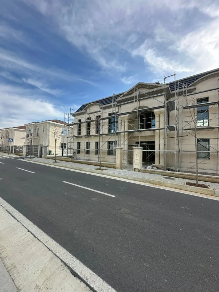 Tirane, shitet Vile 3 Katshe Kati 0, 858 m² 2.850.000 € (Collina Verde)