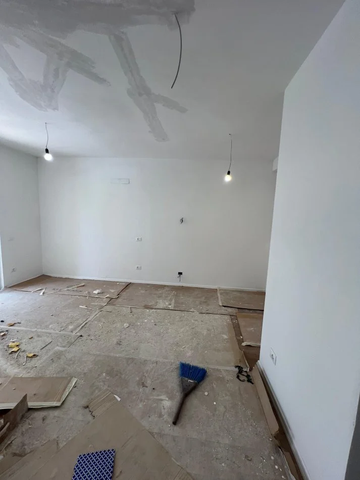 Tirane, shitet apartament 1+1+Ballkon Kati 3, 59 m² 76.000 € (Univers City)