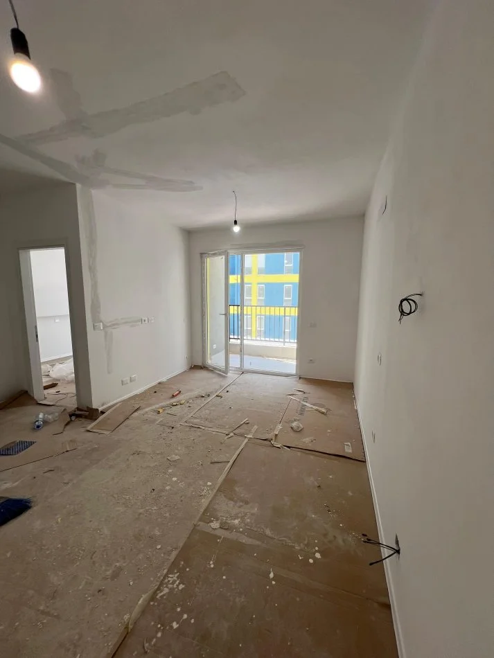 Tirane, shitet apartament 1+1+Ballkon Kati 3, 60 m² 76.000 € (Univers City)