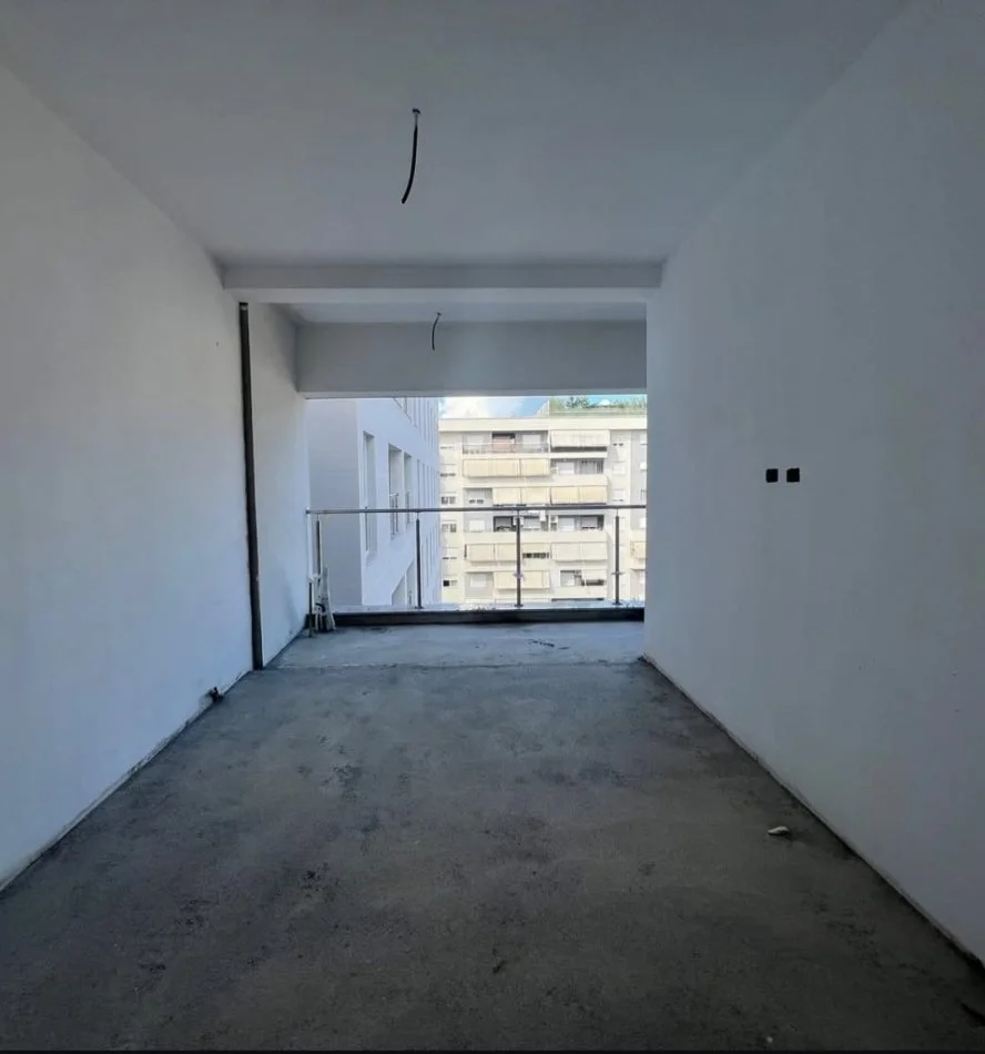 Tirane, shitet apartament 2+1+Ballkon Kati 5, 120 m² 340.000 € (Komuna e Parisit)