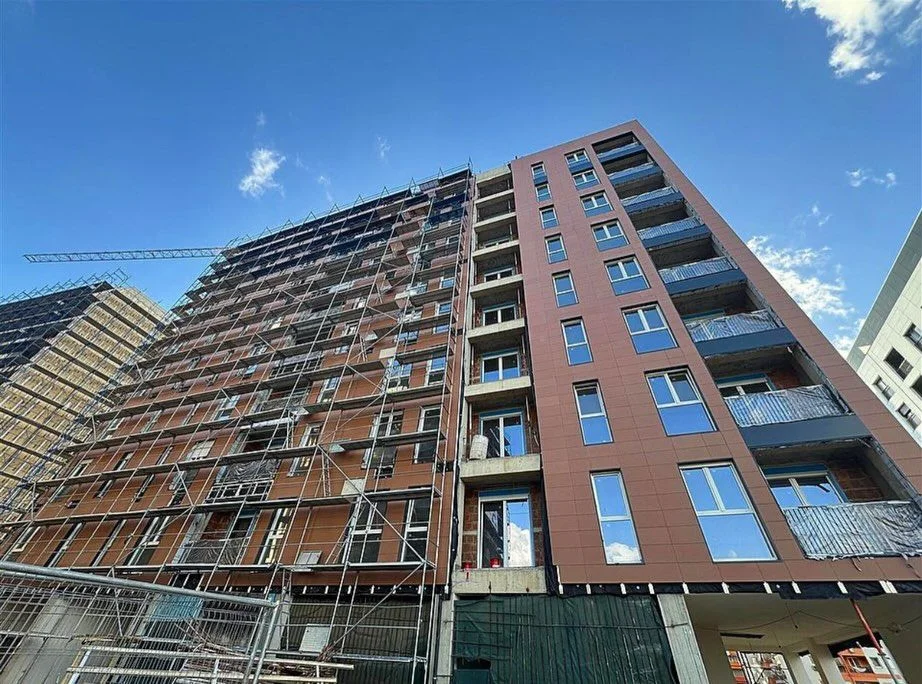 Tirane, shitet apartament 2+1+Ballkon Kati 1, 100 m² 205.840 € (Bulevardi i Ri)