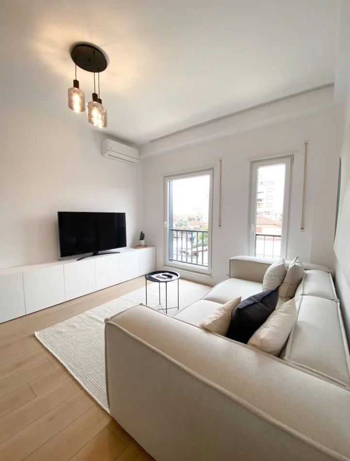 Tirane, jepet me qera apartament 1+1 , 65 m² 900 € (Te Hipoteka, Rruga Panorama)