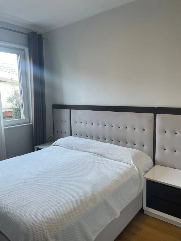 Tirane, shitet apartament 3+1 Kati 3, 117 m² (Kopështi Zoologjik, rruga Eduart Mano,)