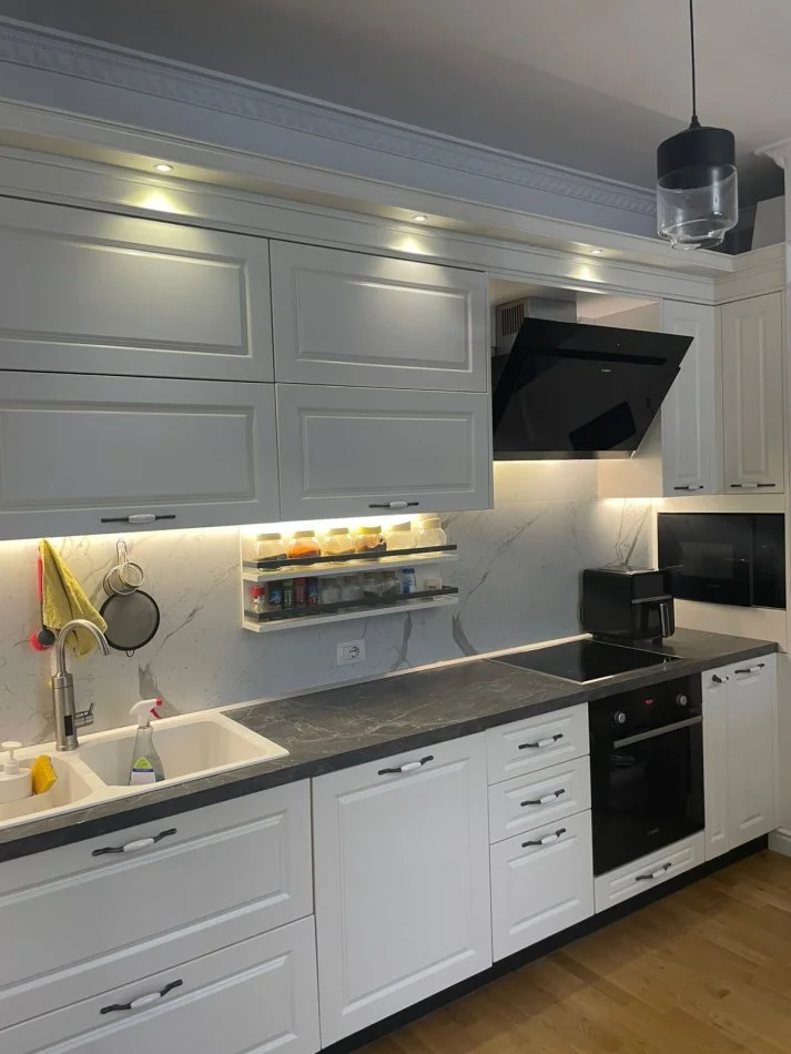 Tirane, shitet apartament 3+1 Kati 3, 117 m² (Kopështi Zoologjik, rruga Eduart Mano,)