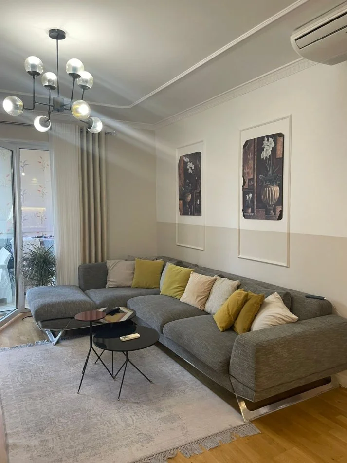 Tirane, shitet apartament 3+1 Kati 3, 117 m² (Kopështi Zoologjik, rruga Eduart Mano,)