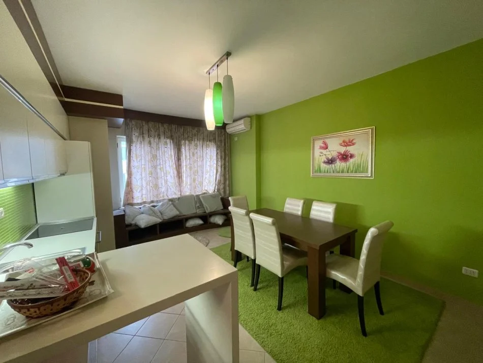 Tirane, shitet apartament 4+1 Kati 2, 141 m² 315.000 € (Rruga Mine Peza)