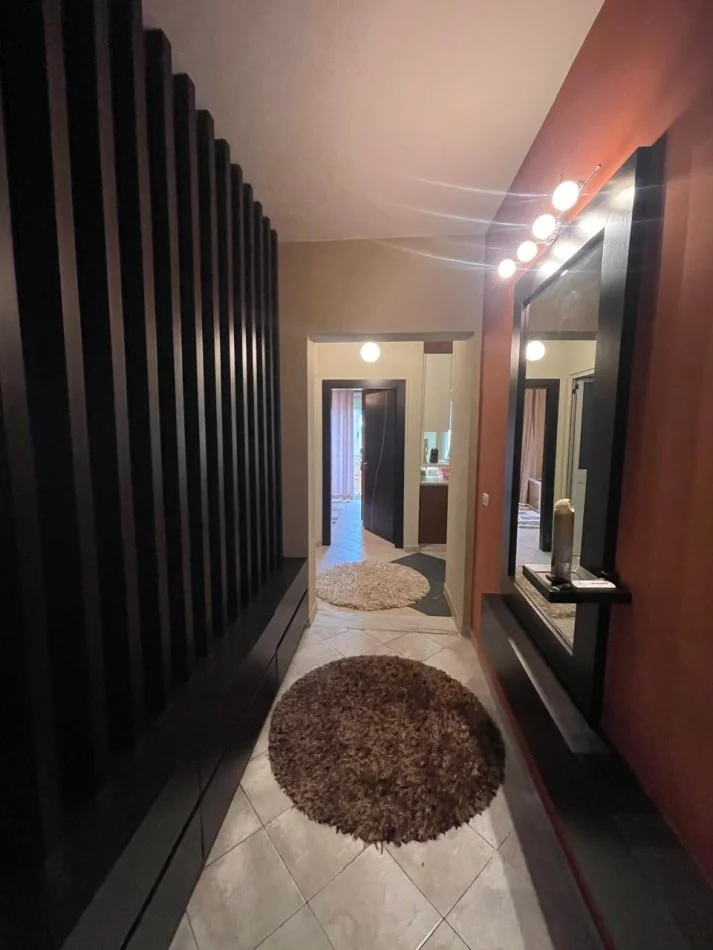 Tirane, shitet apartament 4+1 Kati 2, 141 m² 315.000 € (Rruga Mine Peza)