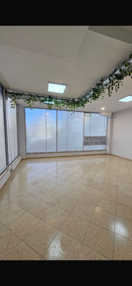 Tirane, shitet ambjent biznesi Kati 1, 136 m² 240.400 € (Unaza e madhe)