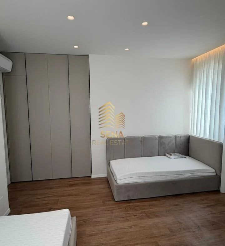 Tirane, jepet me qera apartament 2+1 Kati 3, 120 m² 1.500 € (Liqeni i Thate)