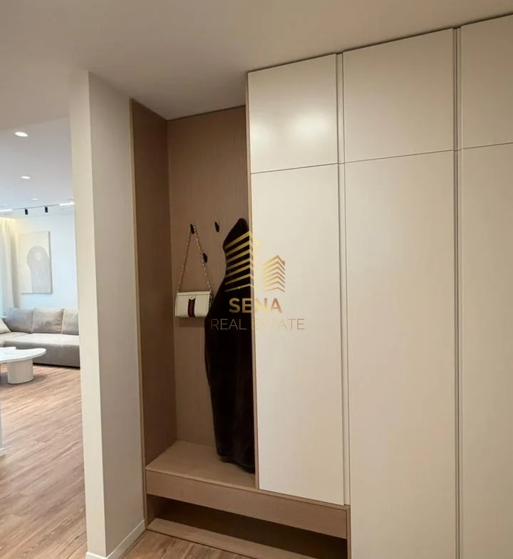 Tirane, jepet me qera apartament 2+1 Kati 3, 120 m² 1.500 € (Liqeni i Thate)