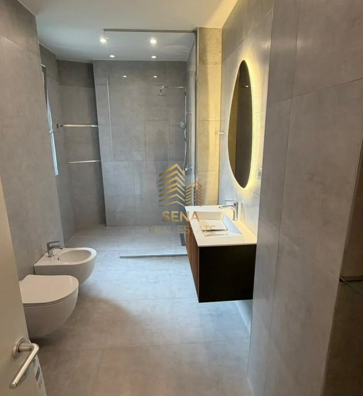 Tirane, jepet me qera apartament 2+1 Kati 3, 120 m² 1.500 € (Liqeni i Thate)