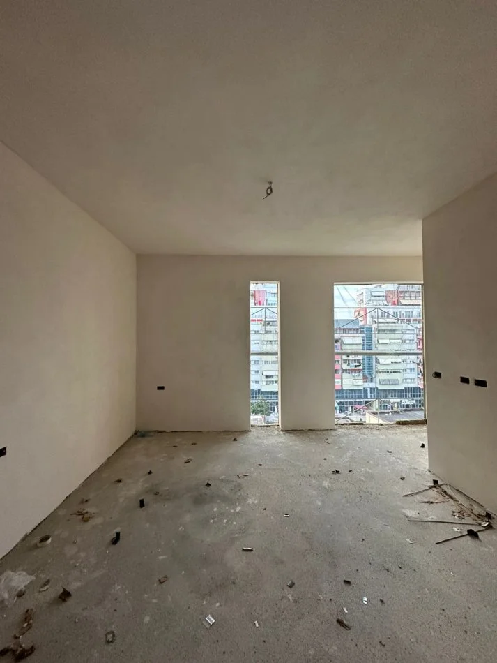 Tirane, shitet apartament 2+1+Ballkon Kati 6, 116 m² 220.000 € (Fusha Aviacionit)