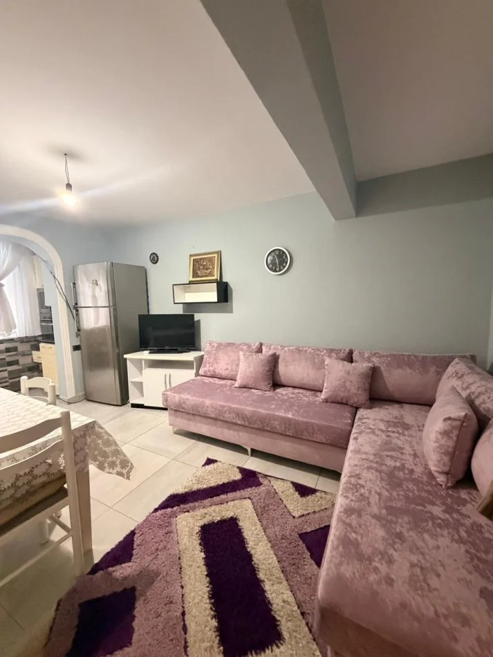 Durres, jepet me qera apartament 2+1 Kati 3, 80 m² 500 € (Pallati Sportit)