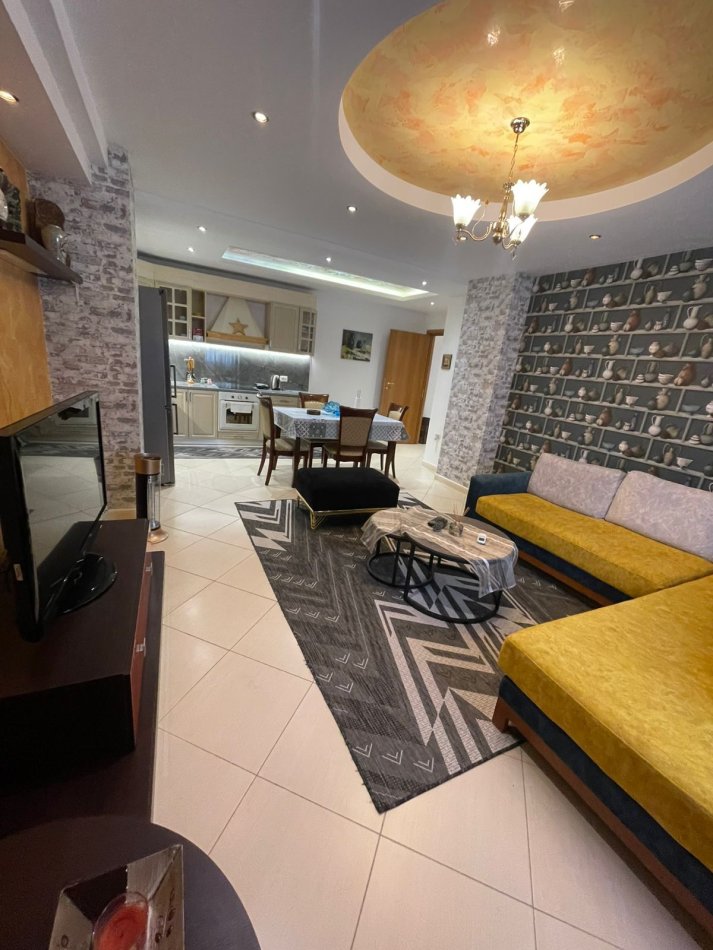 Tirane, jepet me qera apartament 2+1 Kati 5, 100 m² 1.200 € (Air Albania)