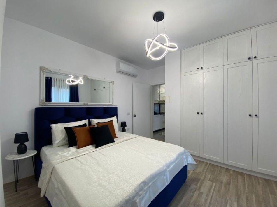 Tirane, jepet me qera apartament 1+1 Kati 2, 70 m² 700 € (21 Dhjetori)