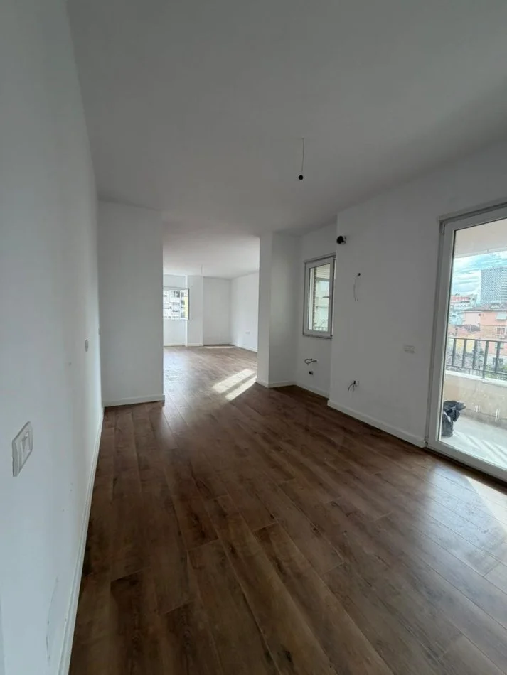 Tirane, shitet apartament 3+1 Kati 2, 135 m² 338.800 € (Pazari i Ri)