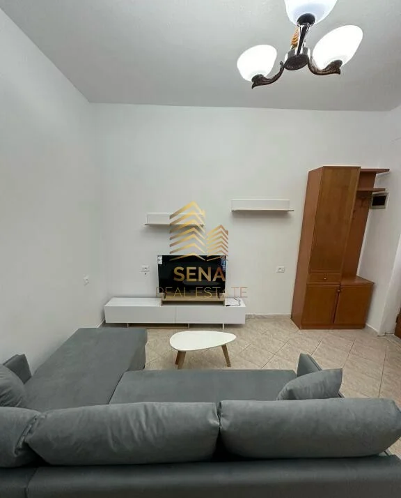 Tirane, jepet me qera apartament 1+1+Ballkon Kati 1, 50 m² 400 € (Ali Demi)