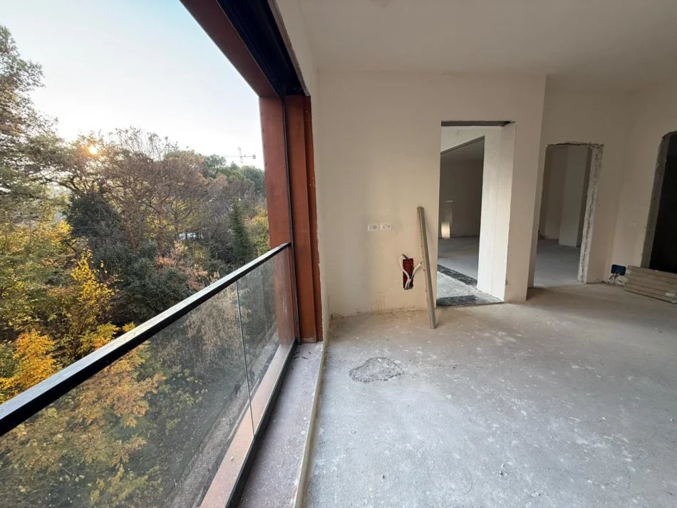 Tirane, shitet apartament 2+1+Ballkon Kati 4, 143 m² 572.800 € (Stadiumi Arena)