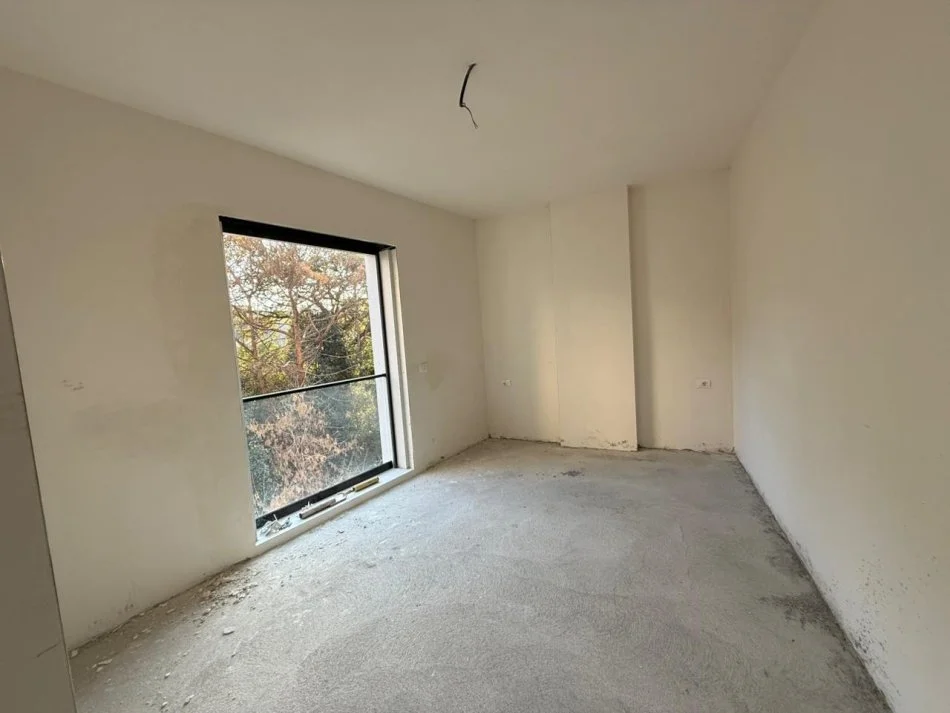 Tirane, shitet apartament 2+1+Ballkon Kati 4, 143 m² 572.800 € (Stadiumi Arena)